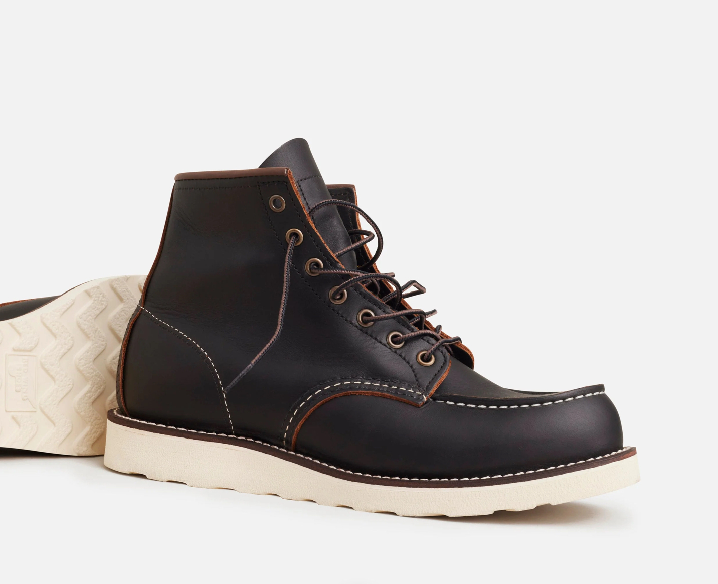 RED WING SHOES - 8849 6" CLASSIC MOC TOE BLACK PRAIRIE - Imagen 4