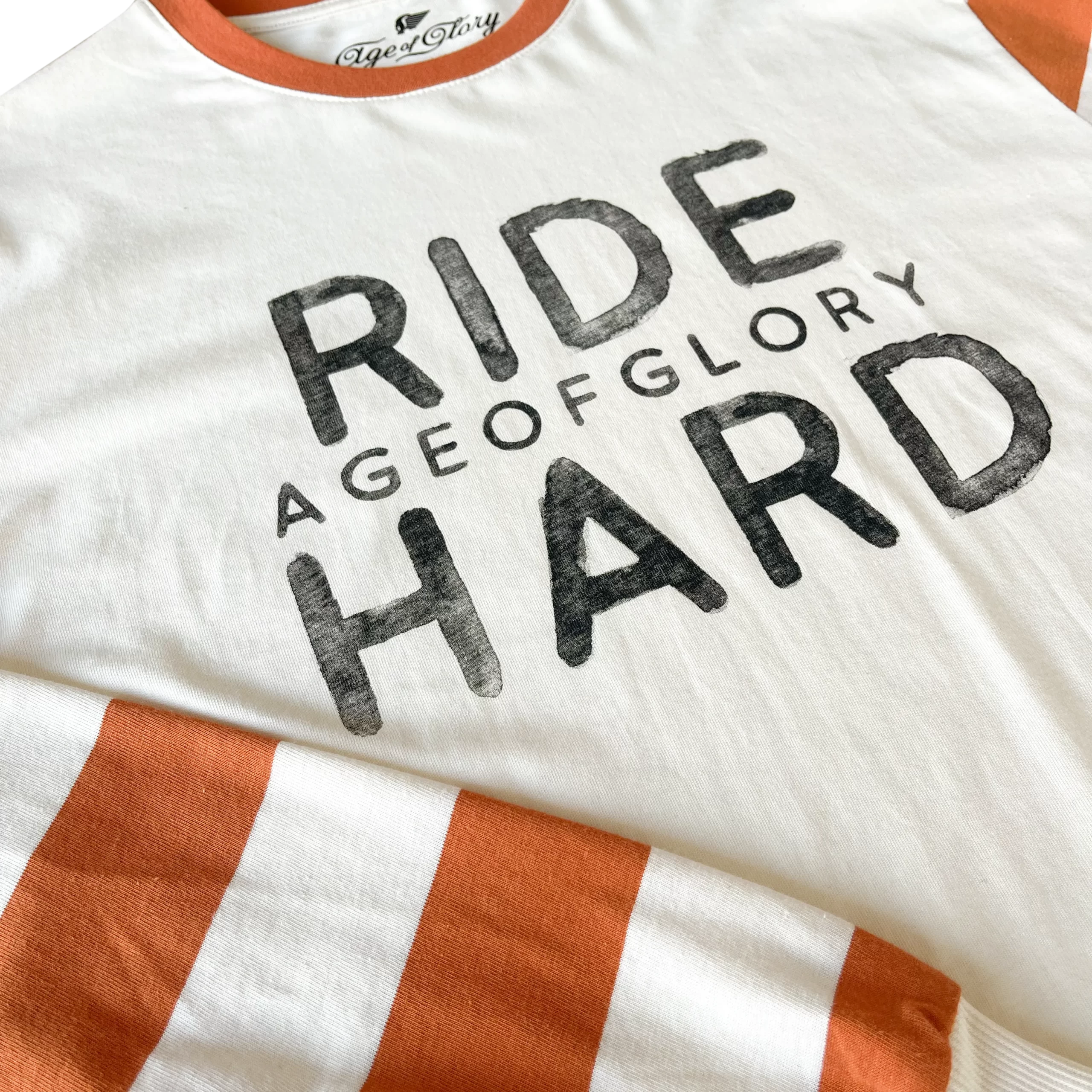 AGE OF GLORY - Ride Hard Tee LS Tee Ecru Rust - Imagen 3