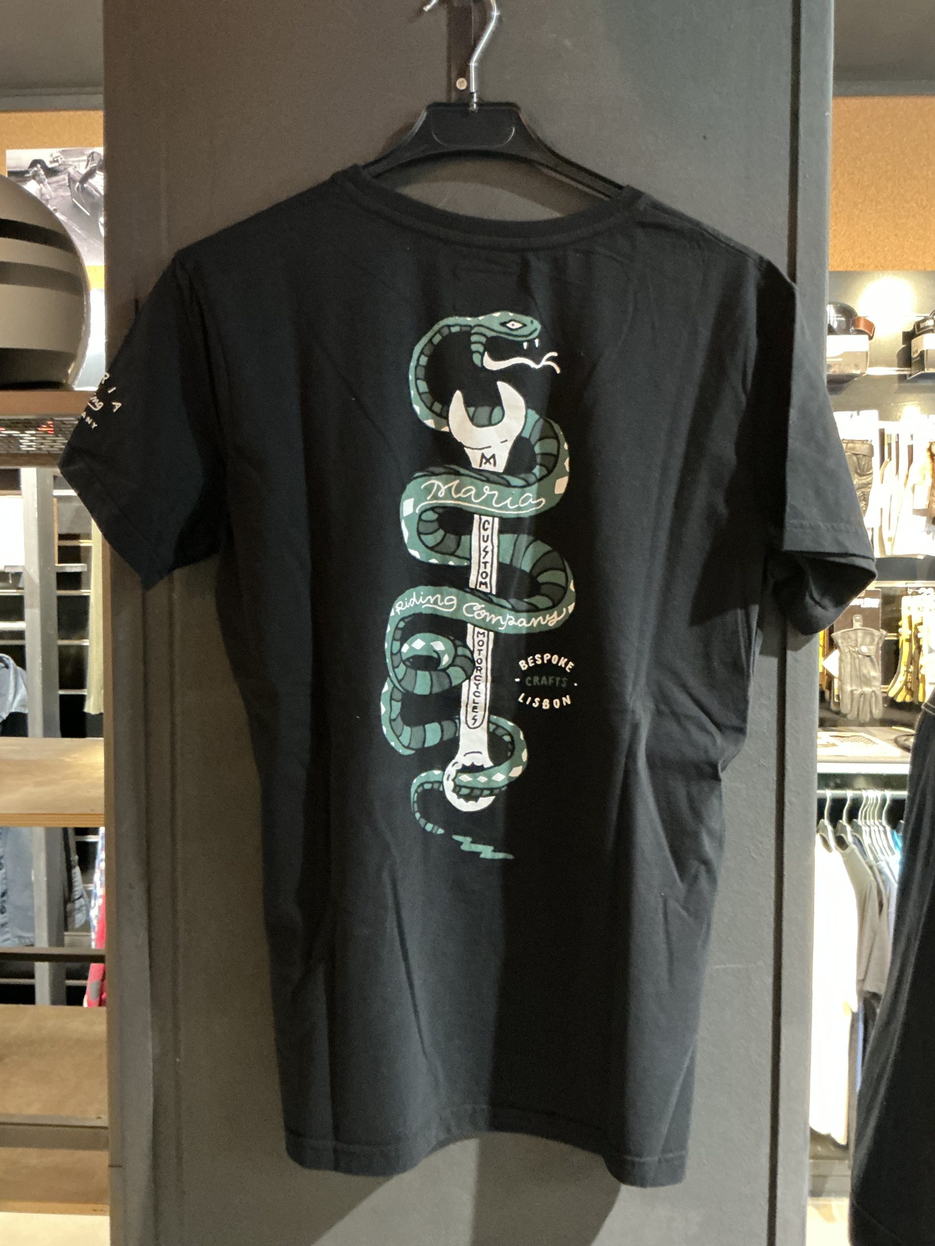 MARIA RIDING - Tshirt - Wrench Snake - Black